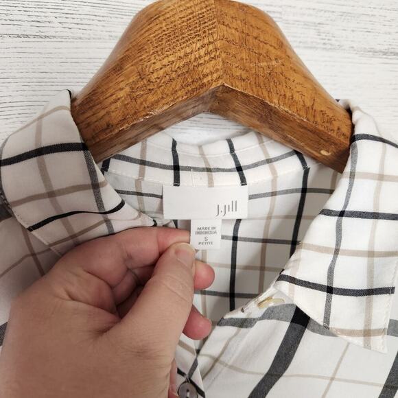 J. Jill Black & White Plaid Longsleeve Button Down Small Petite - Picture 6 of 12